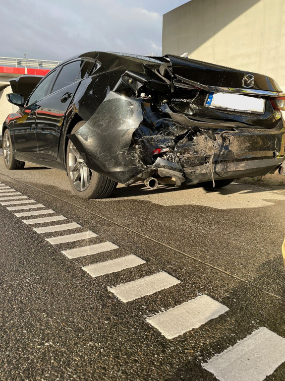 Wypadek w Celinach, kolizja na A1 przy lotnisku