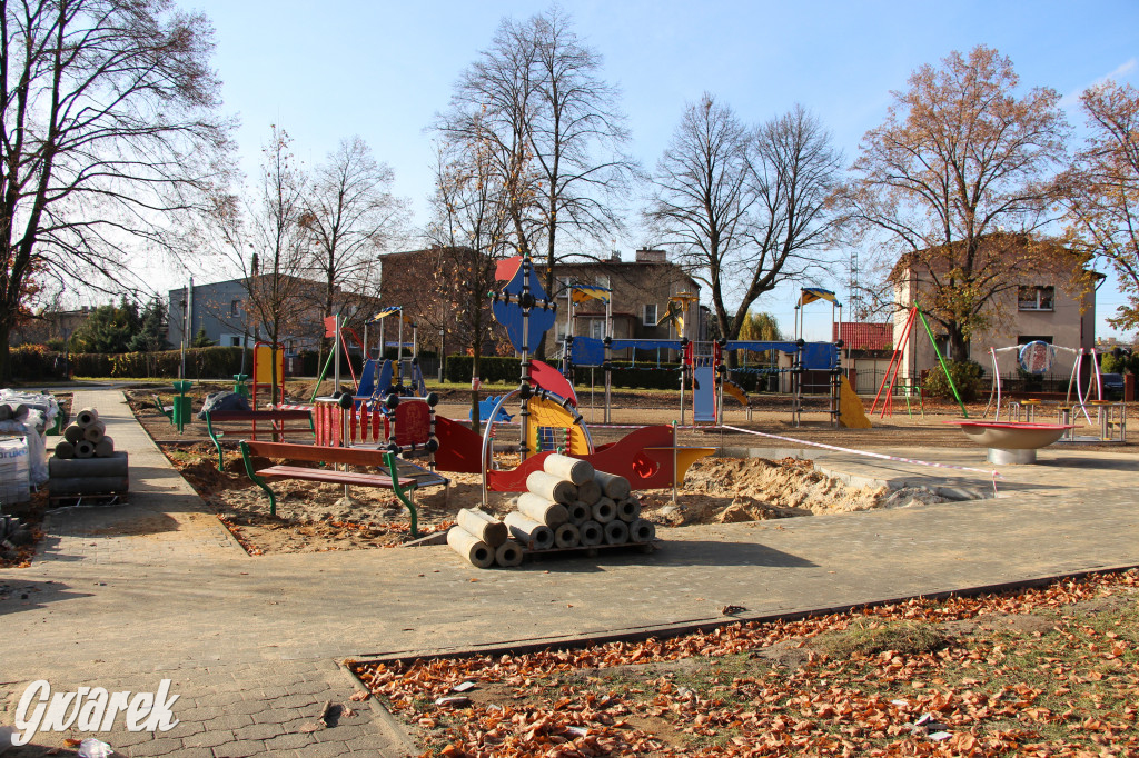 Tarnowskie Góry. Jeden plac zabaw prawie gotowy