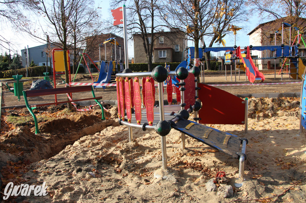 Tarnowskie Góry. Jeden plac zabaw prawie gotowy