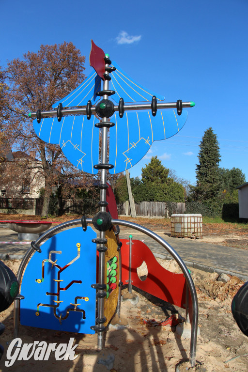 Tarnowskie Góry. Jeden plac zabaw prawie gotowy