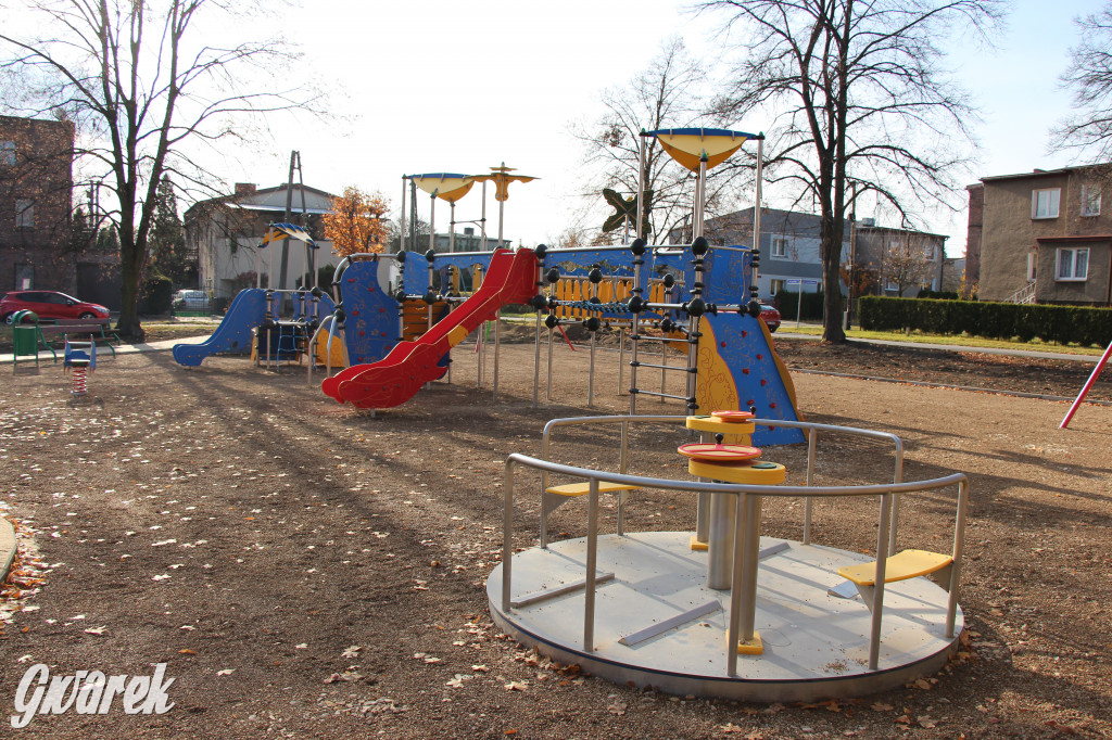 Tarnowskie Góry. Jeden plac zabaw prawie gotowy