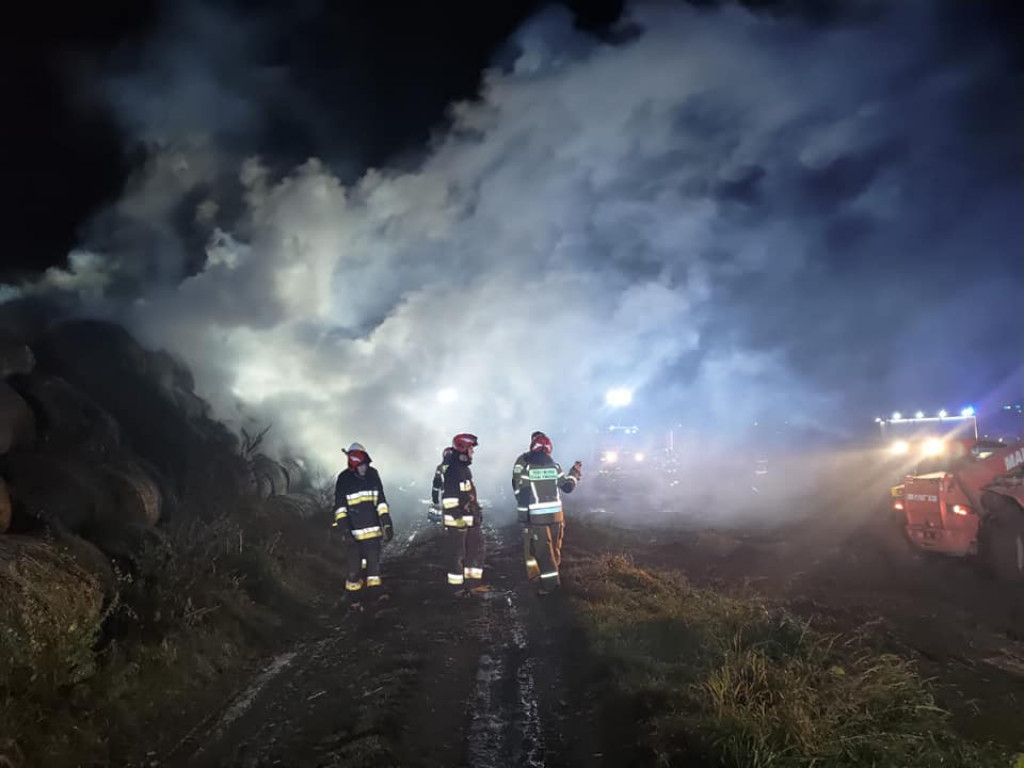 Nocny pożar słomy na ul. Tarnogórskiej