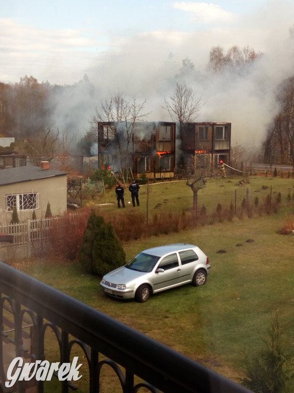Tarnowskie Góry. Spłonęło 9 kontenerów