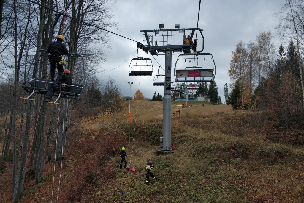 Strażacy z Radzionkowa szkolili się na kolejce linowej