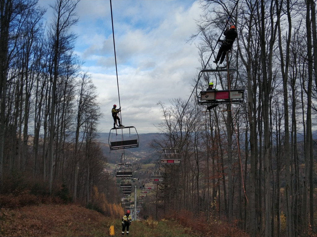 Strażacy z Radzionkowa szkolili się na kolejce linowej