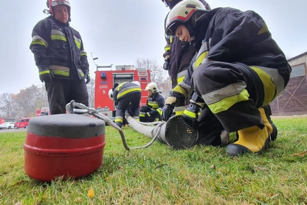 40 ochotników w komorze dymowej