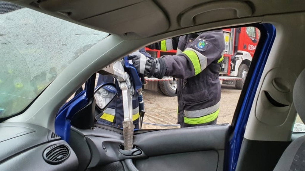 40 ochotników w komorze dymowej