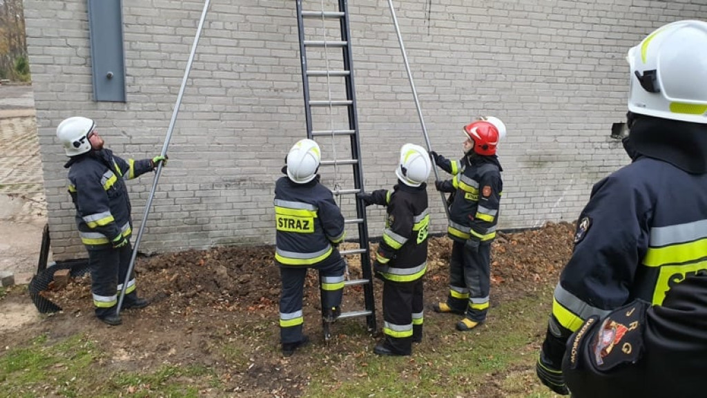 40 ochotników w komorze dymowej