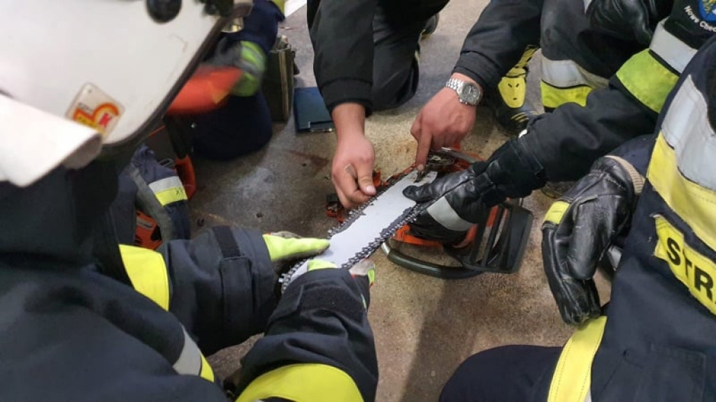 40 ochotników w komorze dymowej