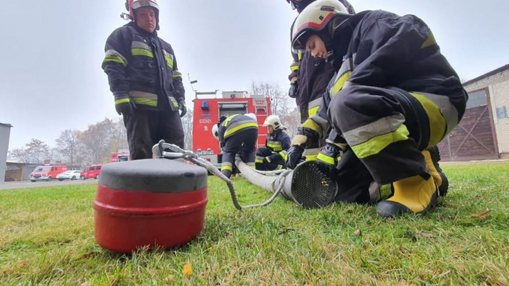 40 ochotników w komorze dymowej