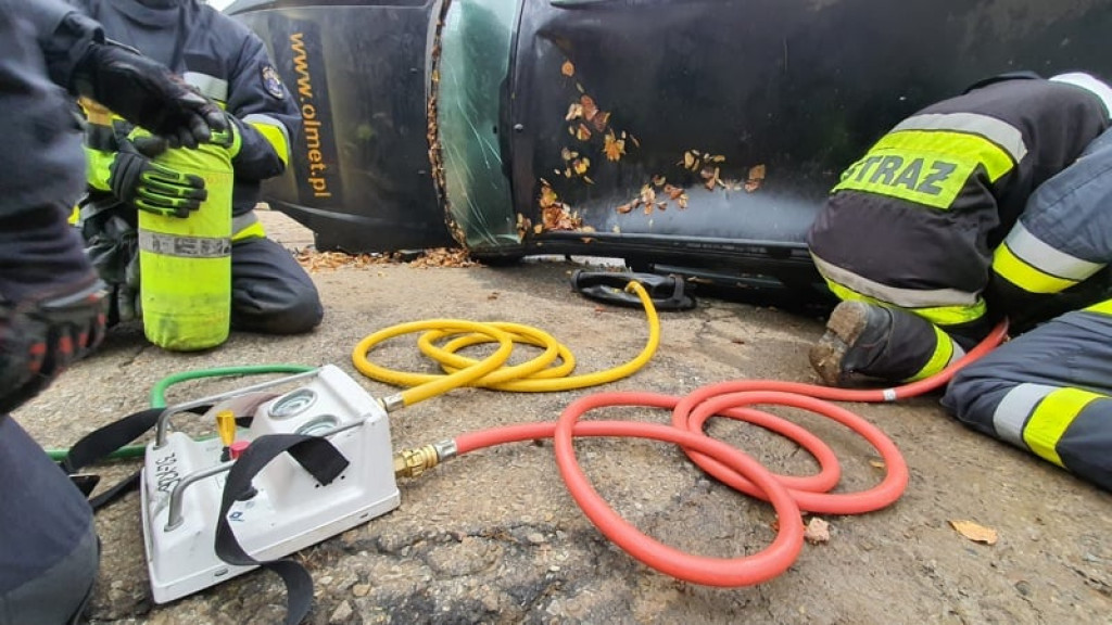 40 ochotników w komorze dymowej