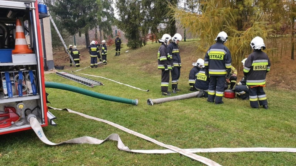 40 ochotników w komorze dymowej