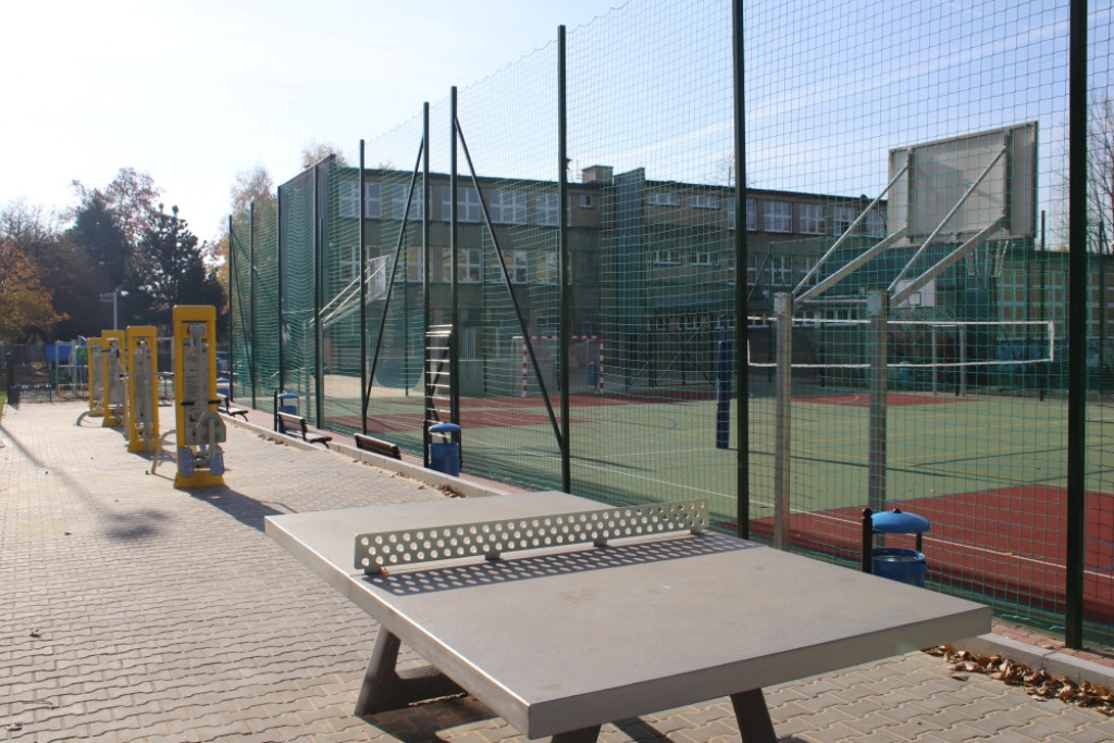 Centrum aktywności gotowe. Rolkowisko, plac zabaw i ścieżka zdrowia