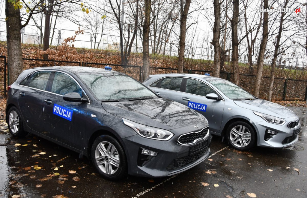 Nowe, cywilne radiowozy dla policji