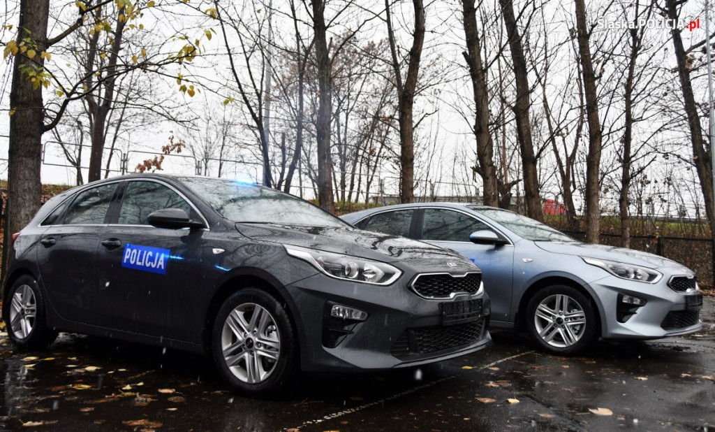 Nowe, cywilne radiowozy dla policji