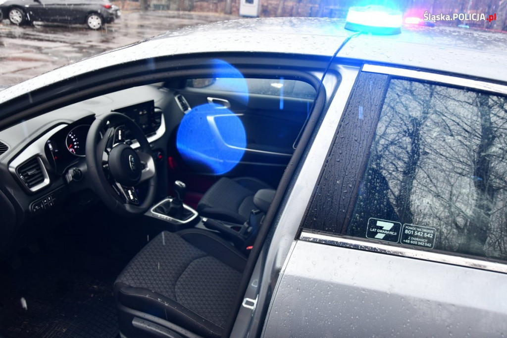 Nowe, cywilne radiowozy dla policji