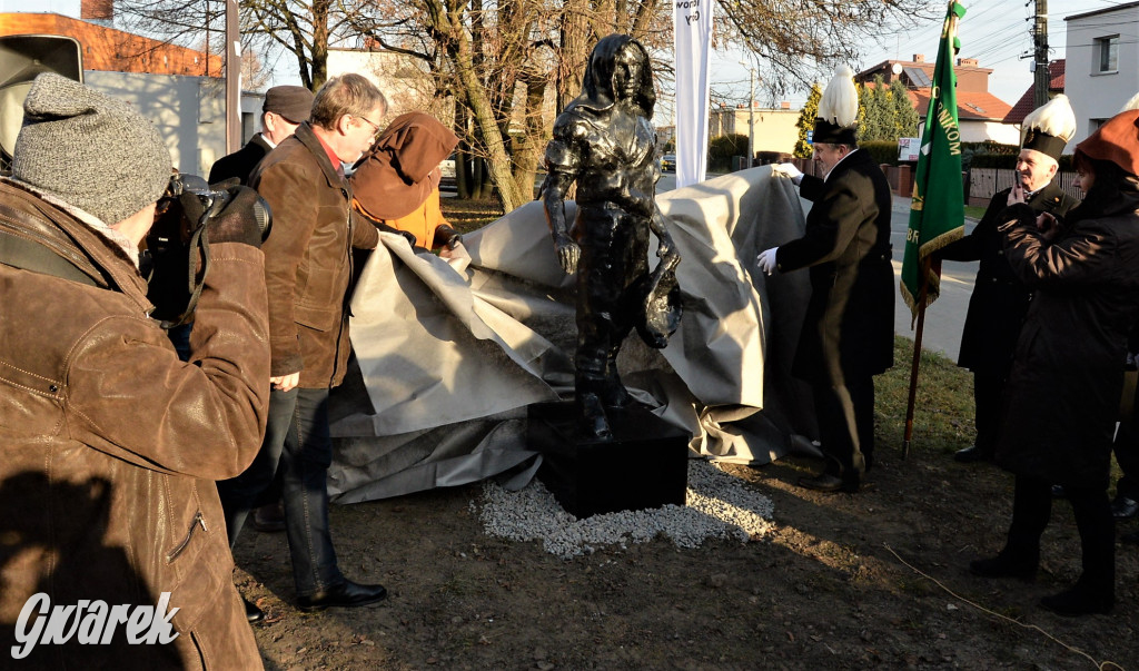 Tarnowskie Góry. Figura gwarka oficjalnie odsłonięta