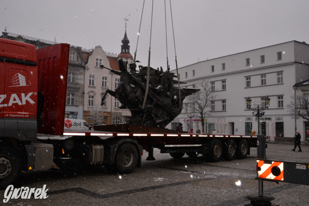 Pomnik króla Sobieskiego zabrany z Rynku