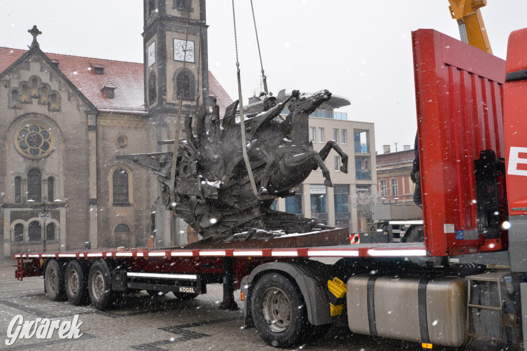 Pomnik króla Sobieskiego zabrany z Rynku