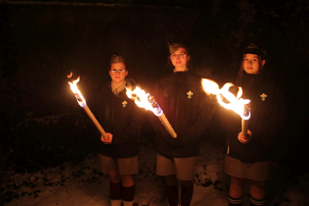 Choinka w Piekarach Śląskich rozświetlona