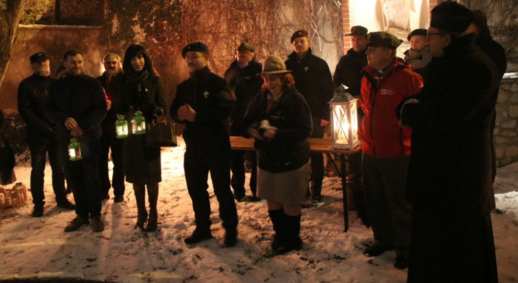 Choinka w Piekarach Śląskich rozświetlona
