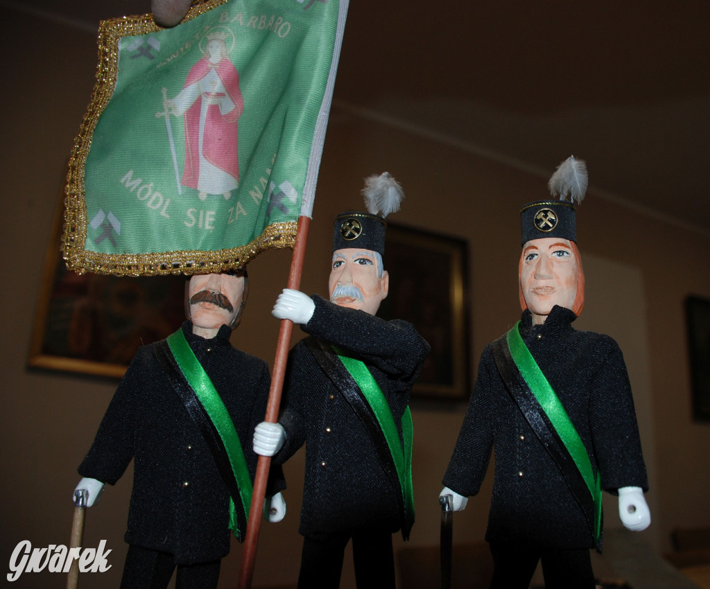 Budowa ruchomej szopki w Orzechu