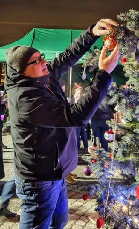 Wspólne strojenie choinki w Orzechu