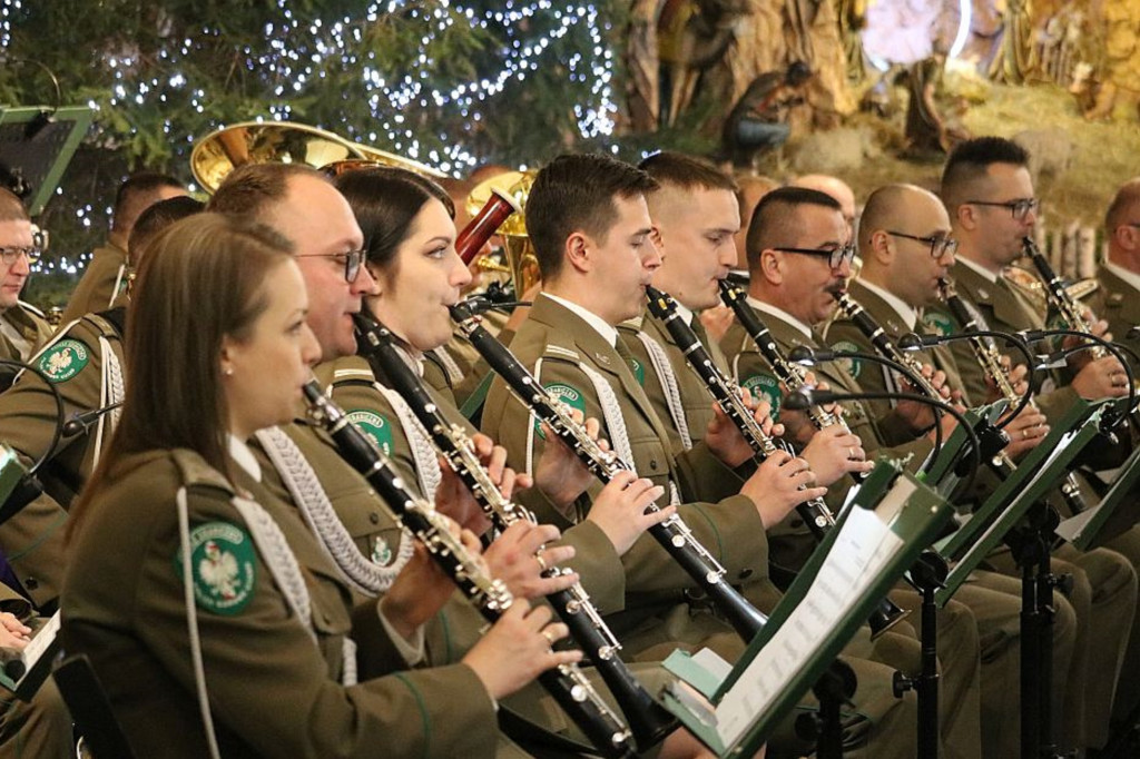 Straż graniczna grała w kościele kolędy