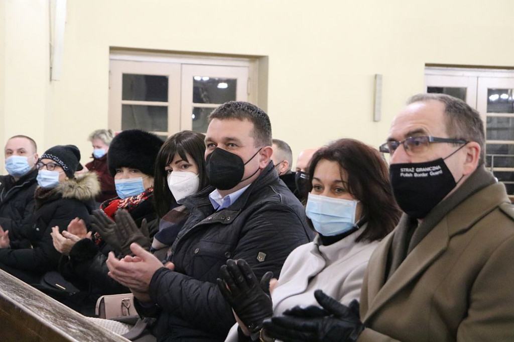 Straż graniczna grała w kościele kolędy