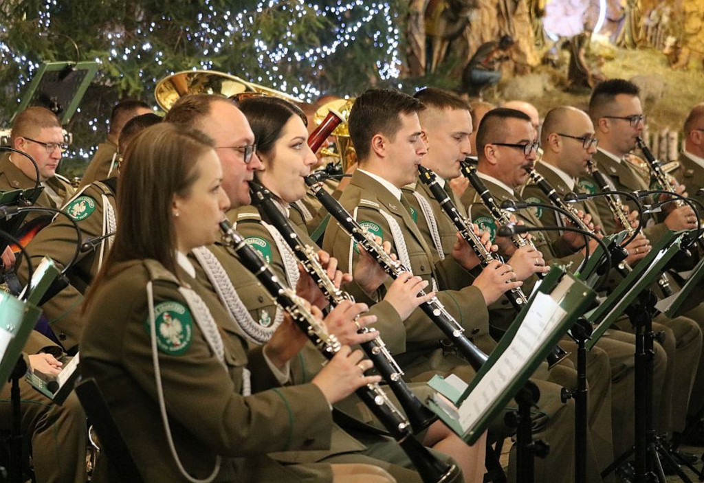Straż graniczna grała w kościele kolędy
