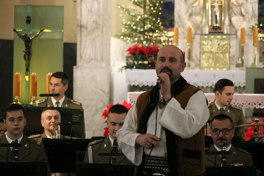 Straż graniczna grała w kościele kolędy
