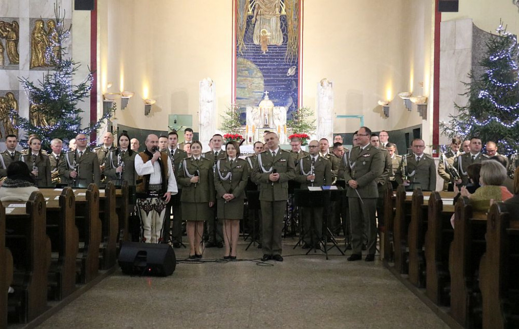 Straż graniczna grała w kościele kolędy