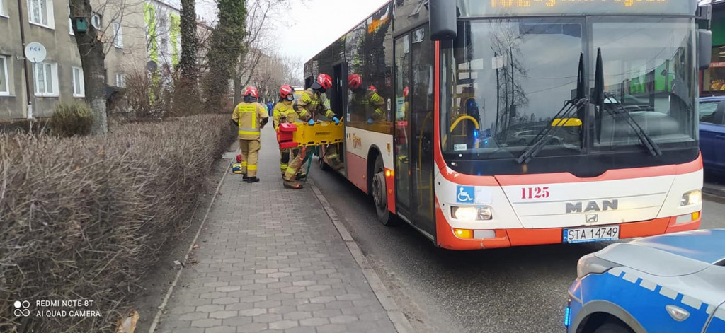 Ostre hamowanie. Pasażerka w szpitalu