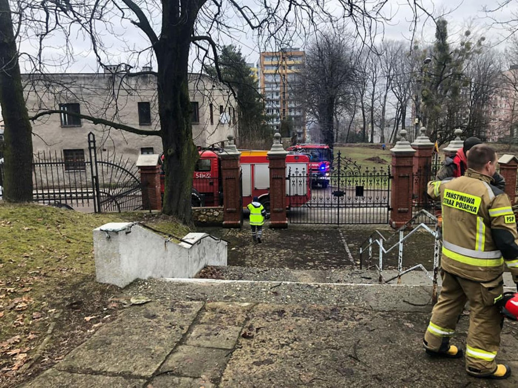 Gaz i akcja strażaków na kalwarii