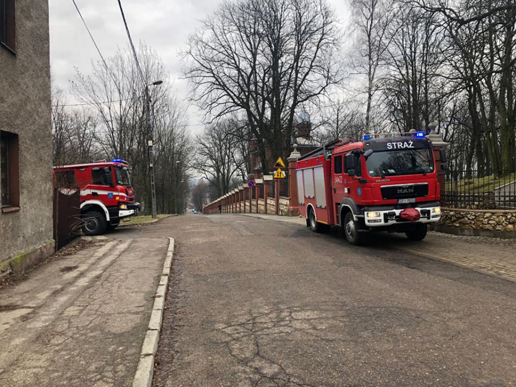 Gaz i akcja strażaków na kalwarii
