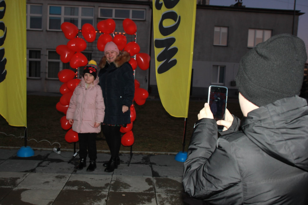 Radzionków. Walentynkowe tańce na rynku