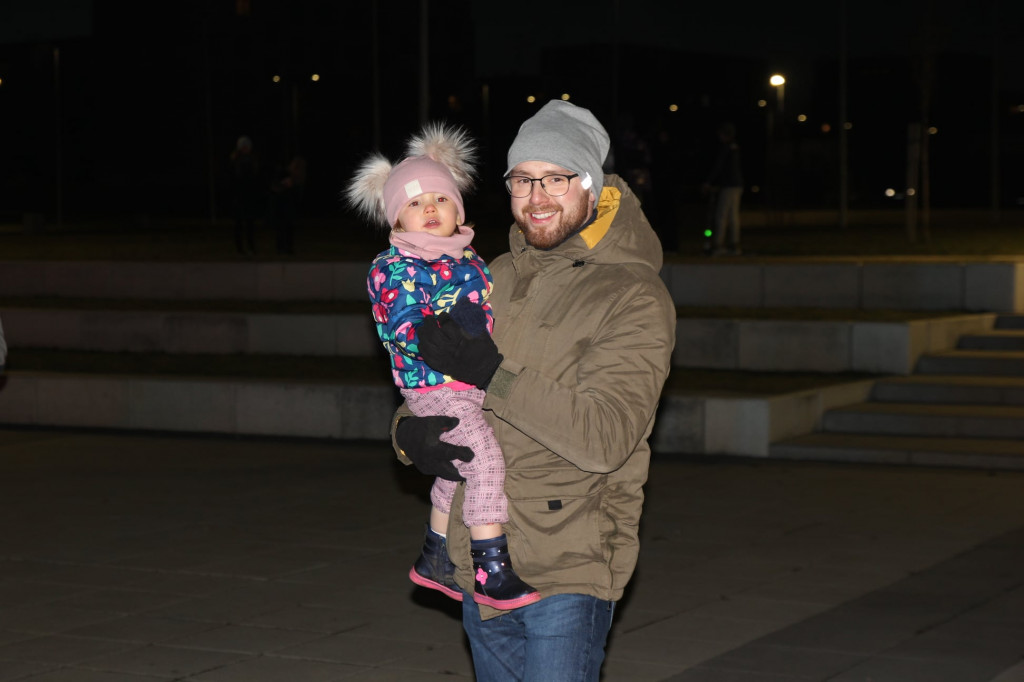 Radzionków. Walentynkowe tańce na rynku