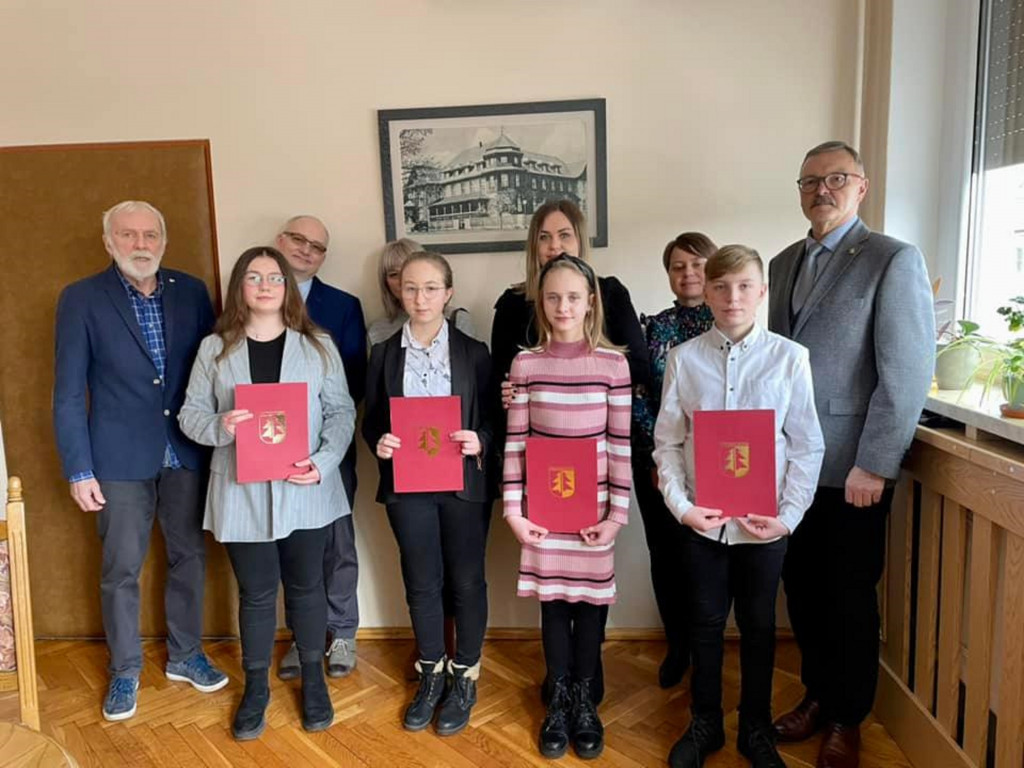 Stypendia dla utalentowanych uczniów