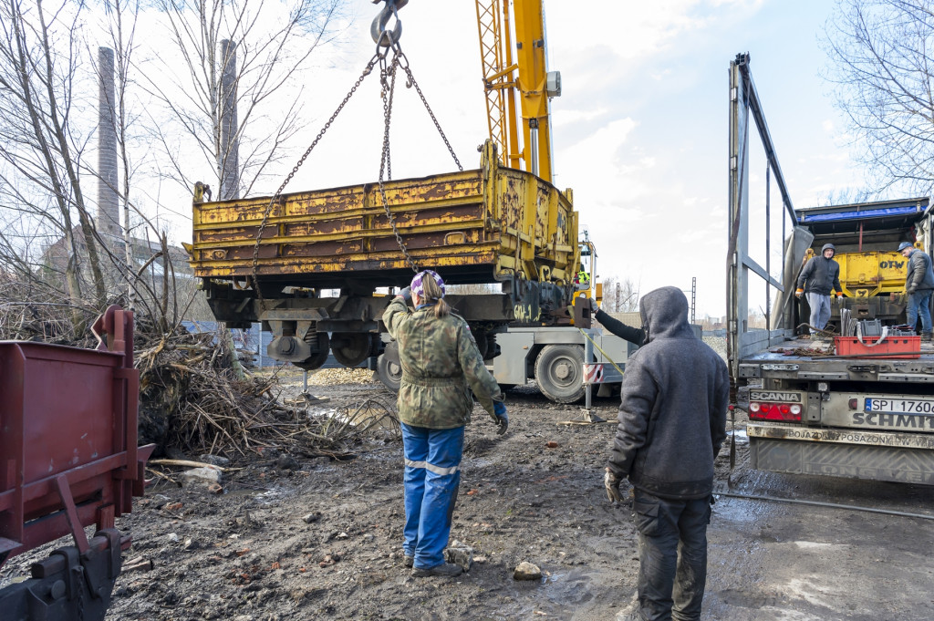 Wagony ze śląskich kopalni na wąskich torach