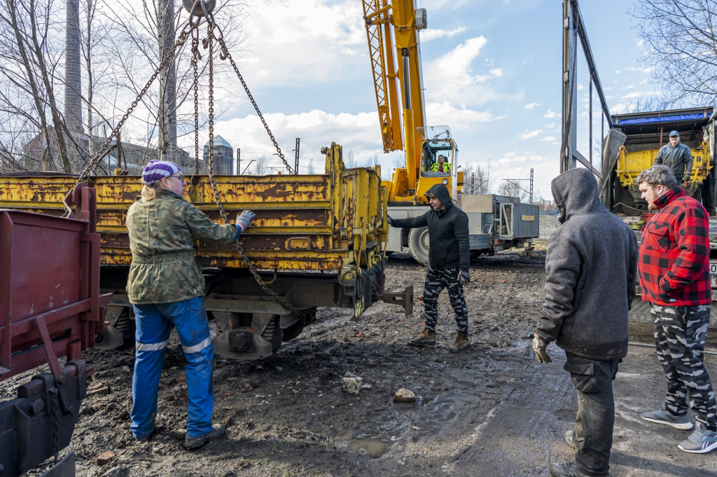 Wagony ze śląskich kopalni na wąskich torach