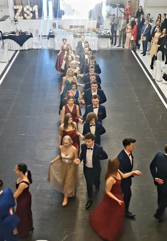 Za sto dni matura. Studniówka zespołu szkół