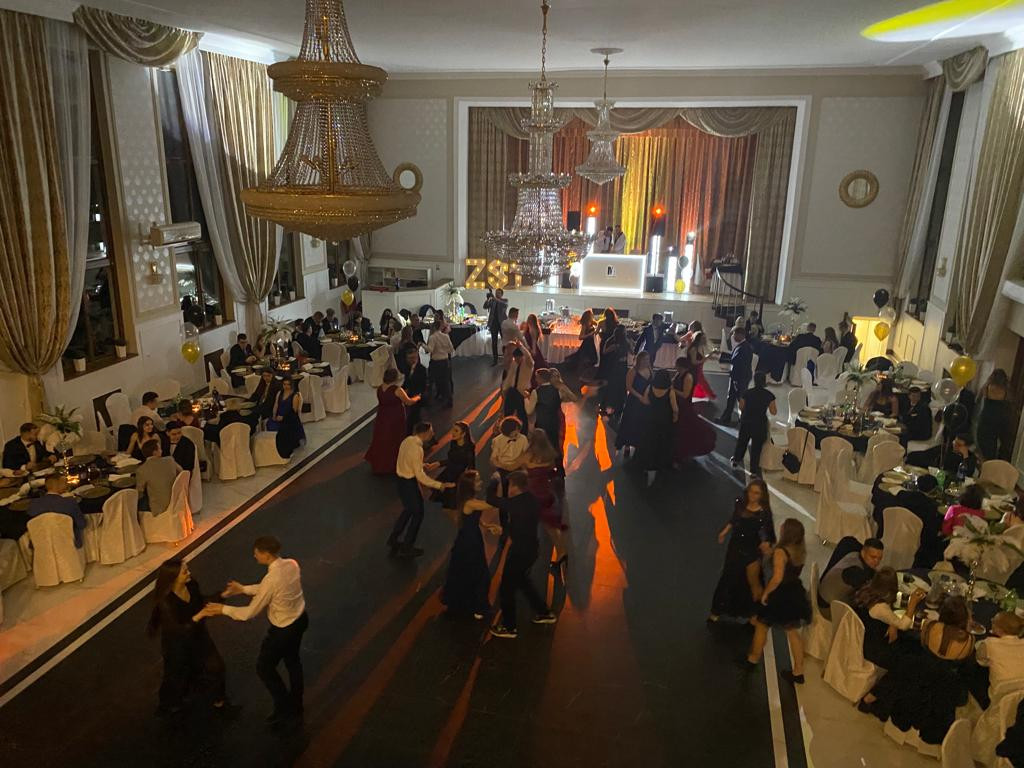 Za sto dni matura. Studniówka zespołu szkół