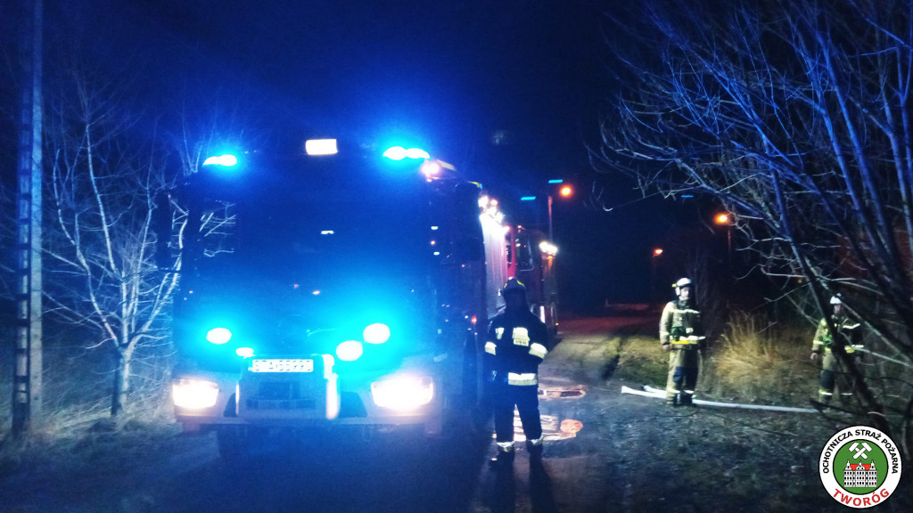 Pożar trawy, na miejscu strażacy z OSP