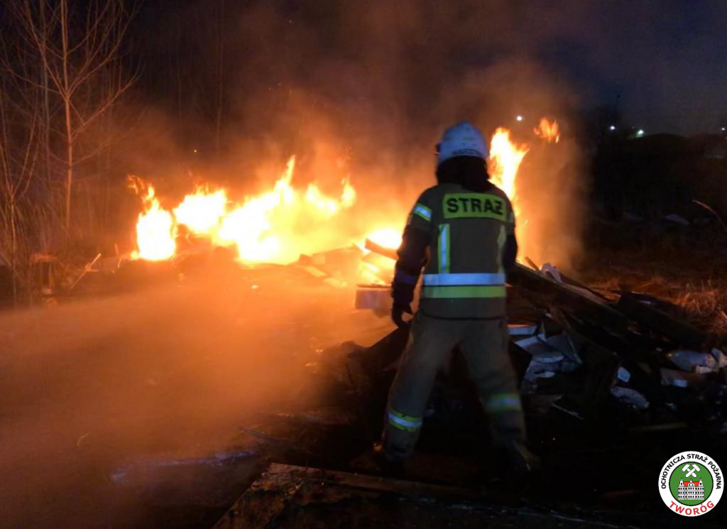 Pożar trawy, na miejscu strażacy z OSP