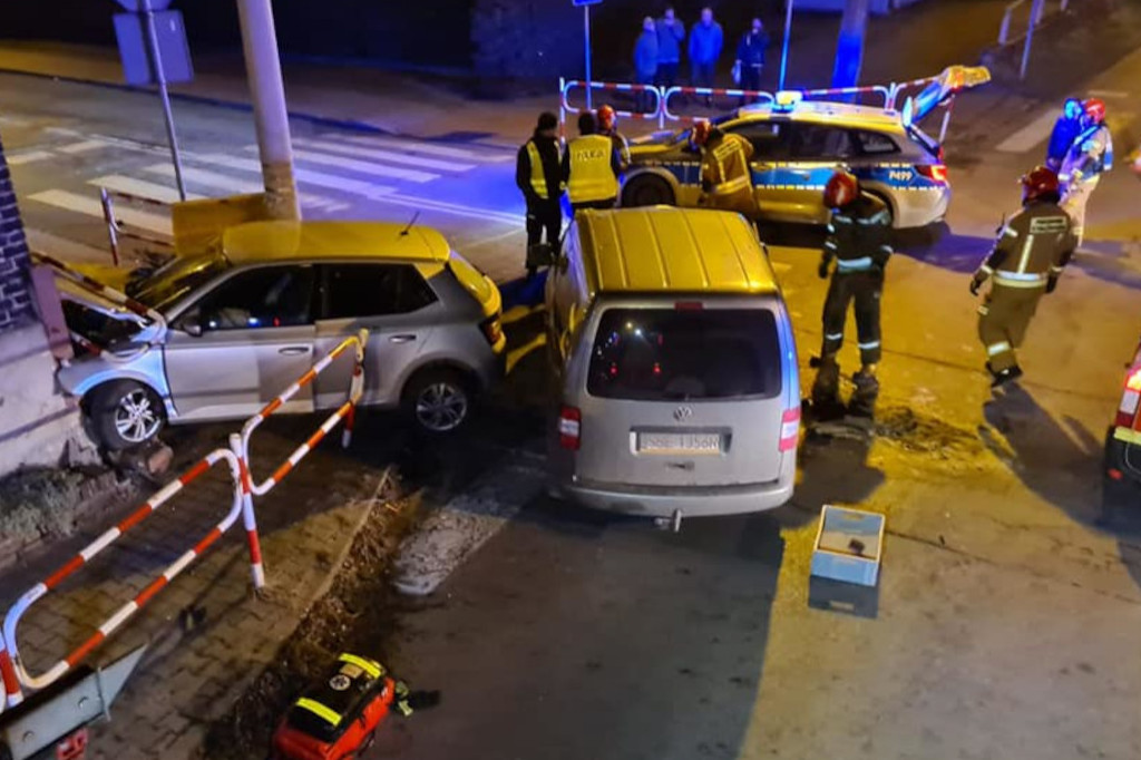 Zderzenie dwóch samochodów