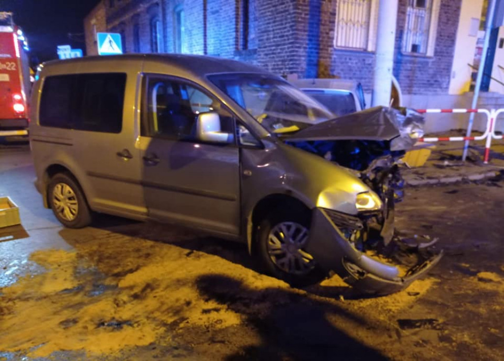 Zderzenie dwóch samochodów