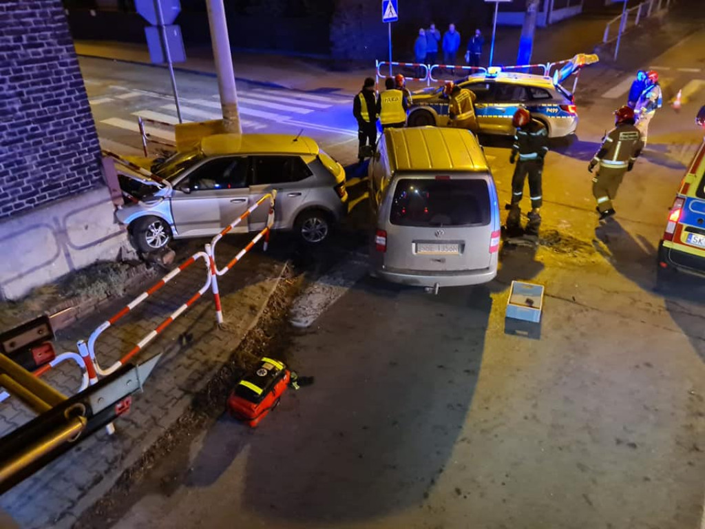 Zderzenie dwóch samochodów