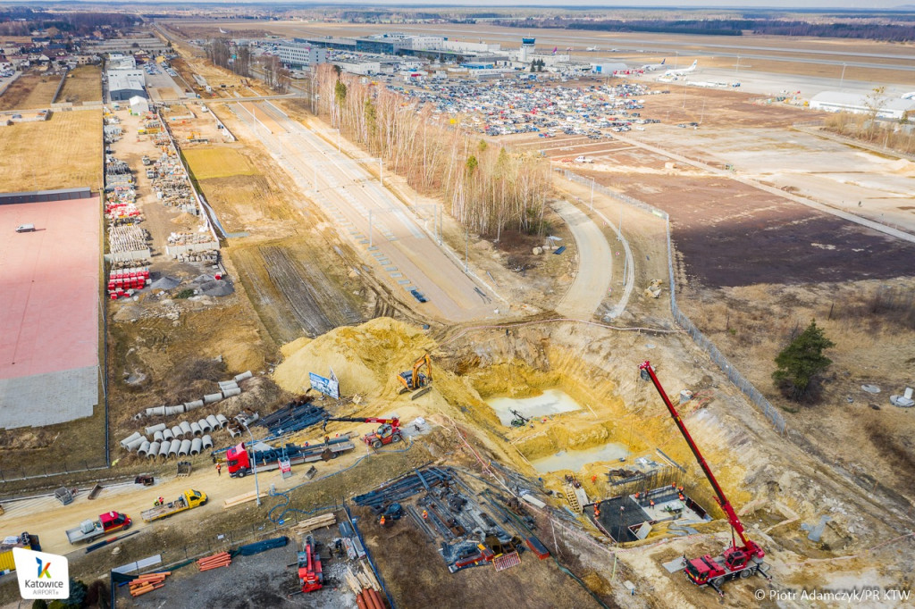 Katowice Airport i budowa linii kolejowej
