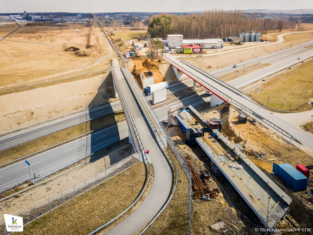 Katowice Airport i budowa linii kolejowej