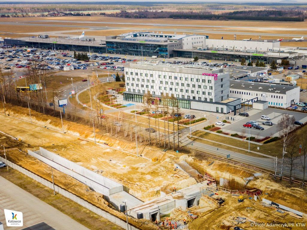 Katowice Airport i budowa linii kolejowej